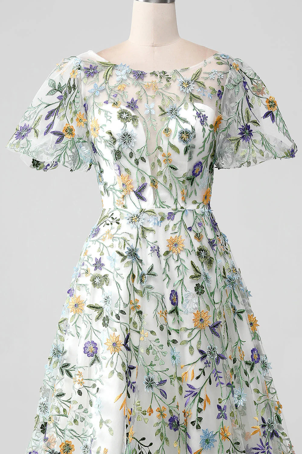 Ivory Flower Ball-Gown/Princess Embroidered Long Prom Dress with Short Sleeves